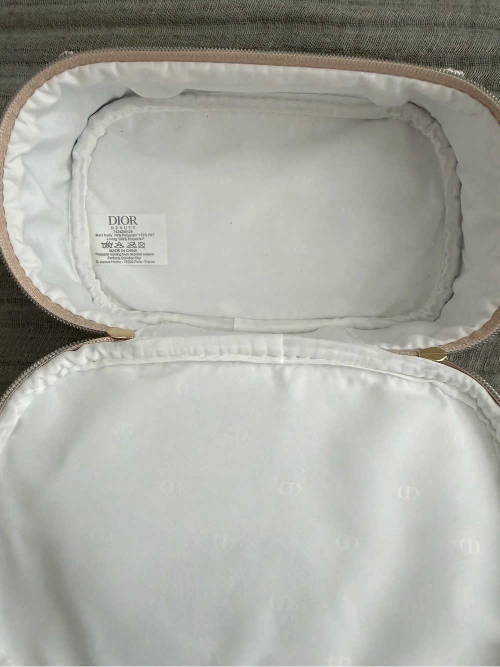 Dior beauty limited edition cosmetic bag - Picture 12 of 16